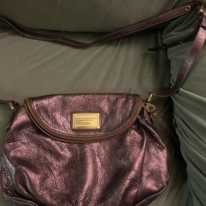 Marc Jacob. Metallic crossbody style purse
